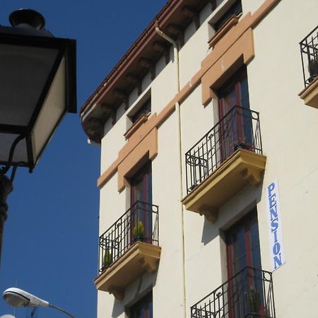 Pension Sandoval León Exterior foto