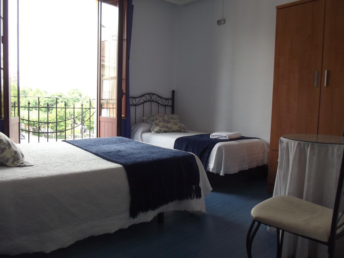 Pension Sandoval León Exterior foto