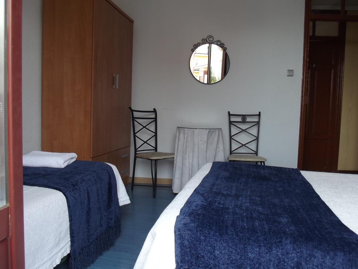 Pension Sandoval León Exterior foto