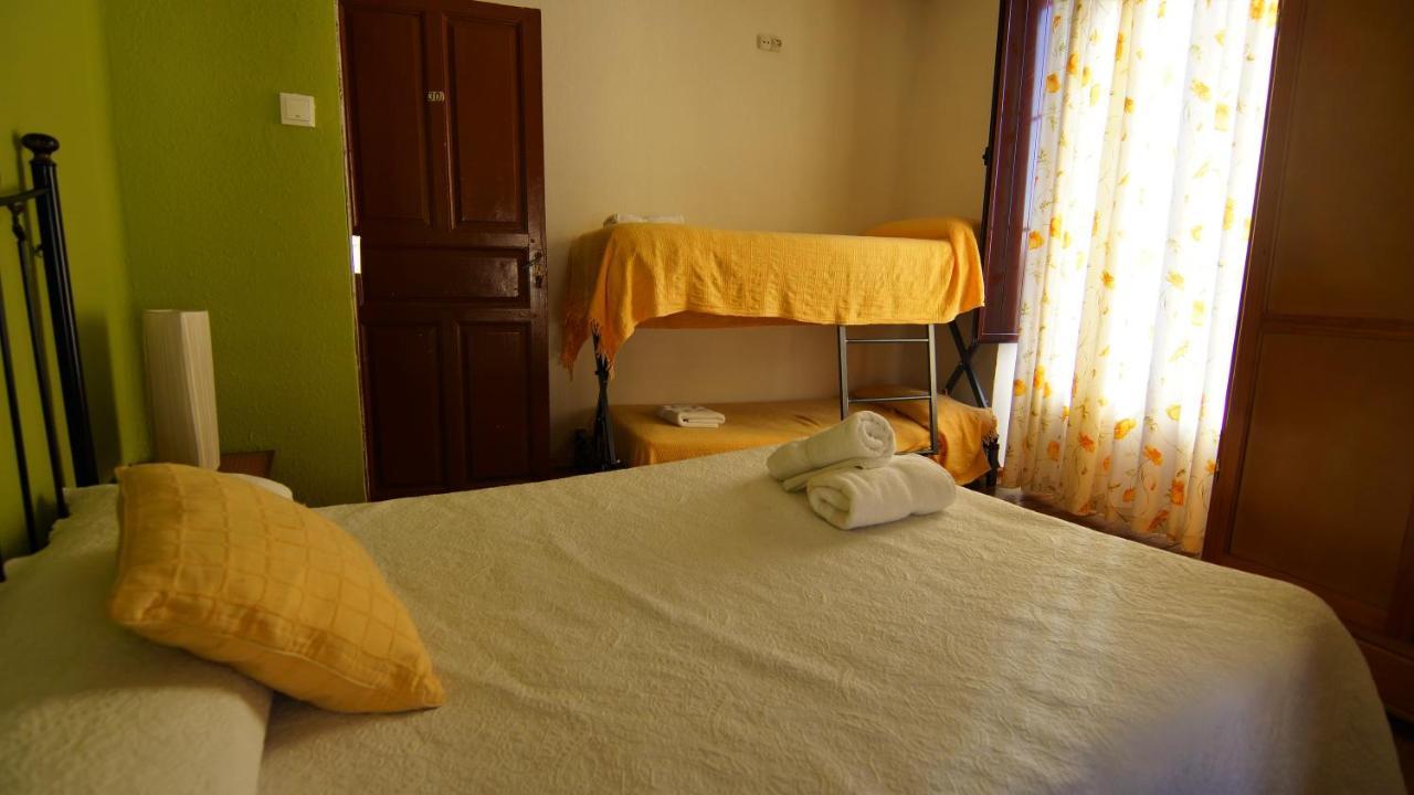 Pension Sandoval León Exterior foto