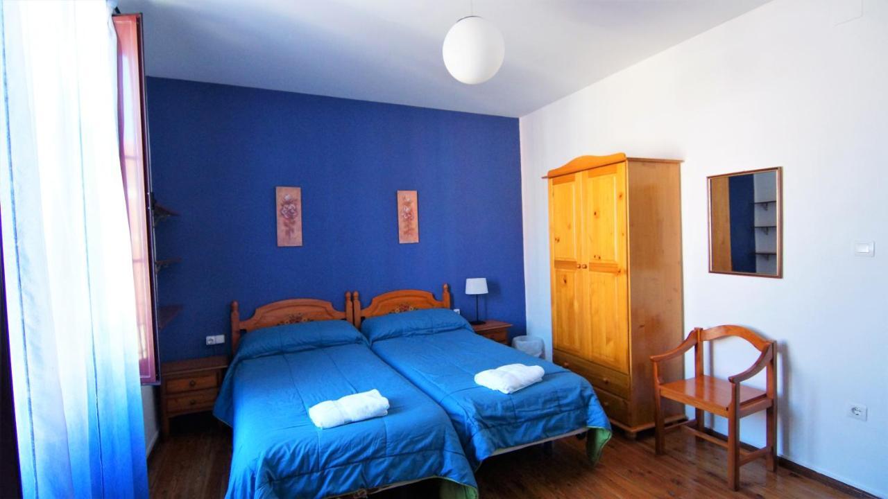 Pension Sandoval León Exterior foto