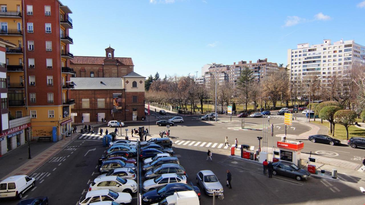 Pension Sandoval León Exterior foto