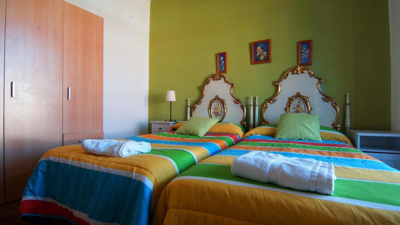 Pension Sandoval León Exterior foto