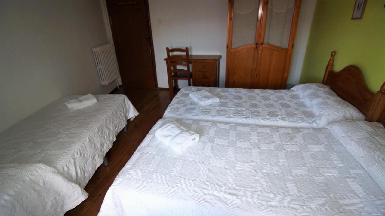 Pension Sandoval León Exterior foto