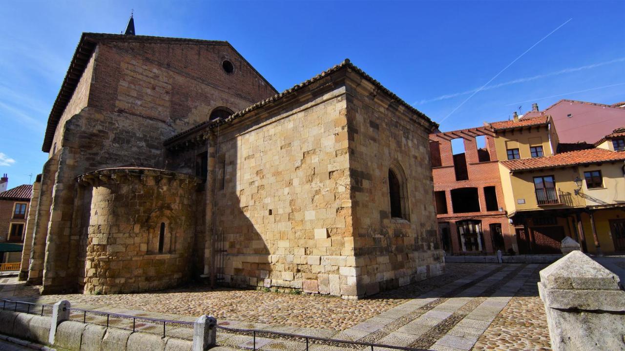 Pension Sandoval León Exterior foto