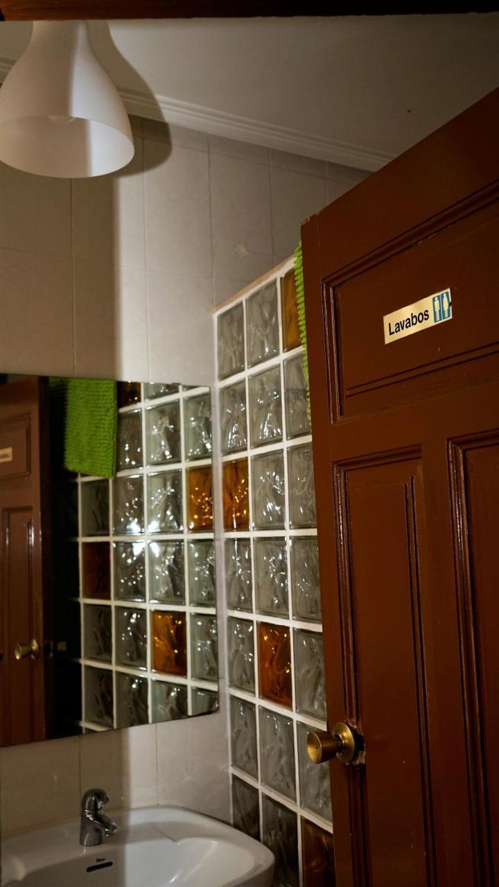 Pension Sandoval León Exterior foto