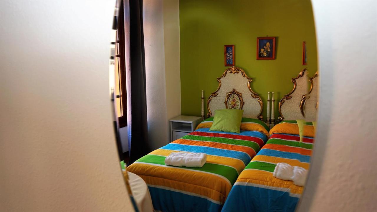 Pension Sandoval León Exterior foto
